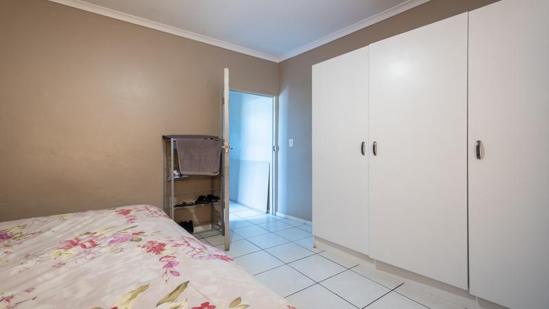 6 Bedroom Property for Sale in Kensington Western Cape